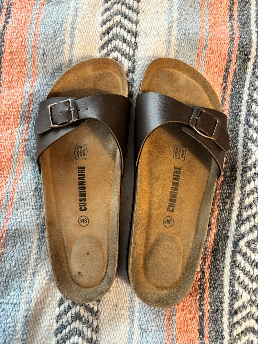 Cushionaire Women’s Brown Single-Buckle Slide Sandals